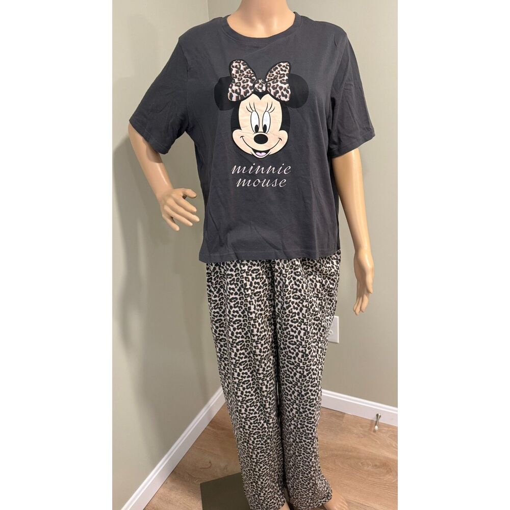Disney’s Minnie Mouse Cotton Graphic Pajamas size Medium